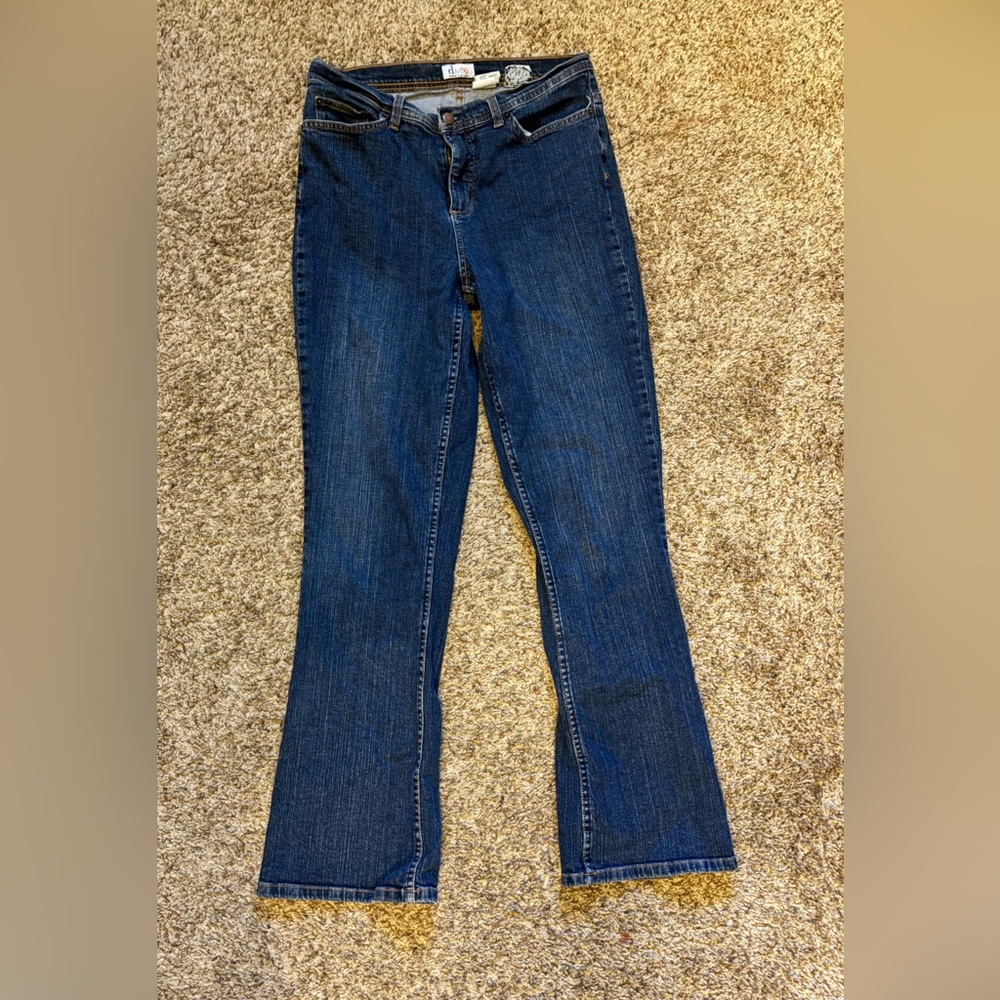 Low waist dark blue jeans